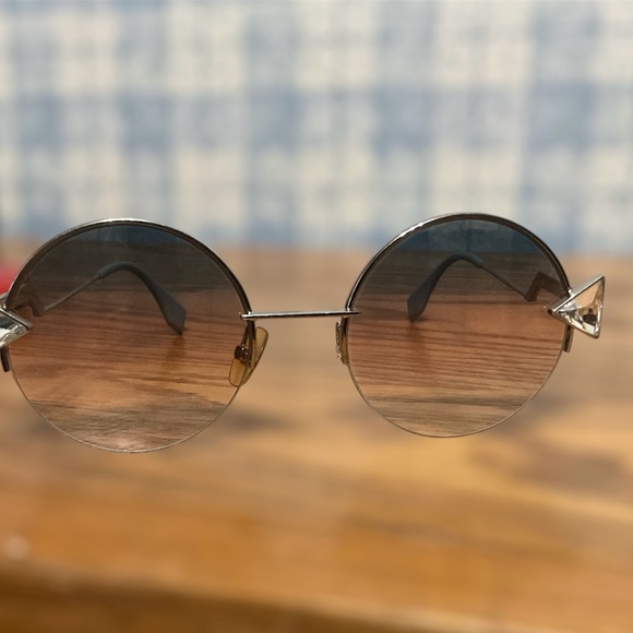 FENDI Round Sunglasses Gradient Triangle FENDI – W.T. Mag